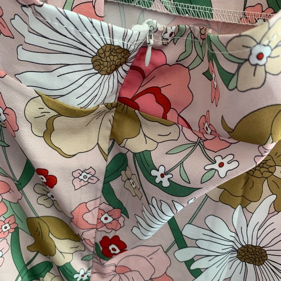 Retro Floral Halter Style Dress - Picture 4 of 7